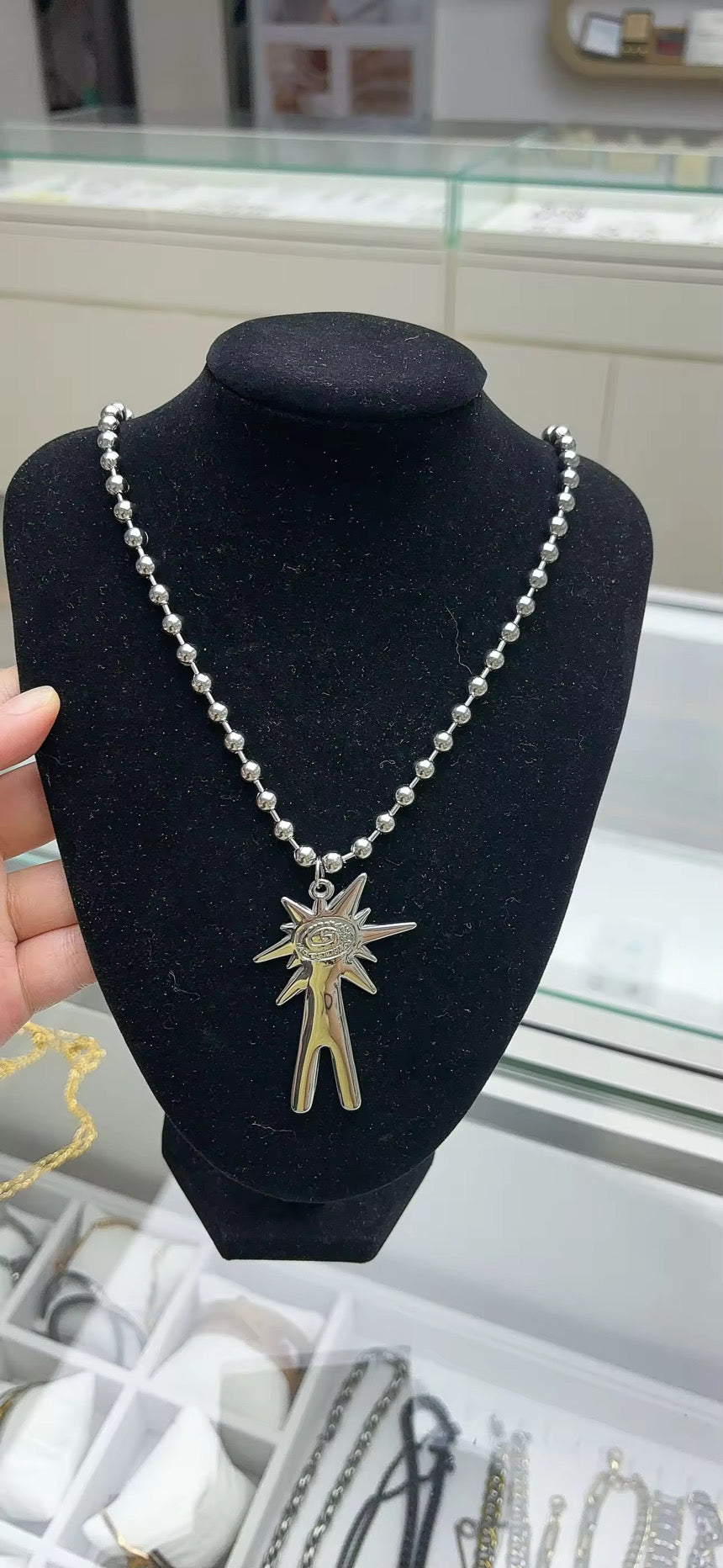 Silver Motif Chain !